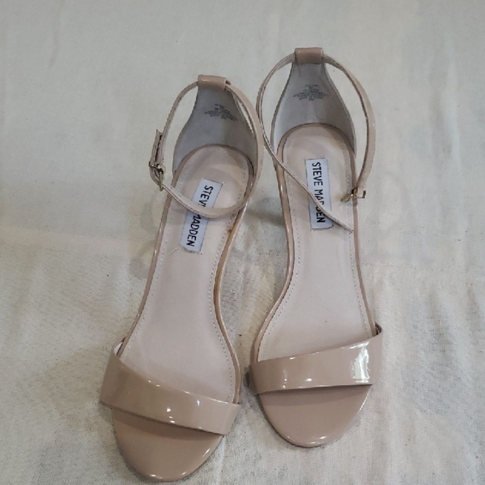 Steve Madden Shoes Womens 8W Nude Patent Leather Sillly Strappy Minimalist Heels